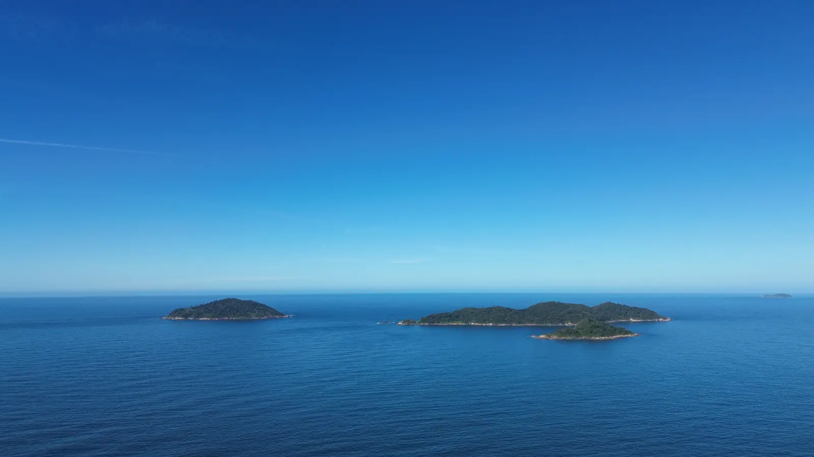 As Três Irmãs, ilhas ao largo da Praia dos Açores, Pântano do Sul, Florianópolis